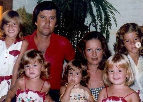 Childhood picture of Patricia Nonnenmacher Bundchen with her parents and siblings.
